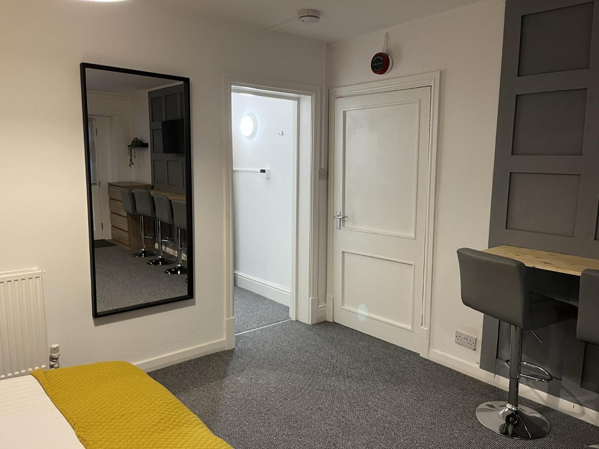 The Cozy Apartment Gloucester Exteriör bild